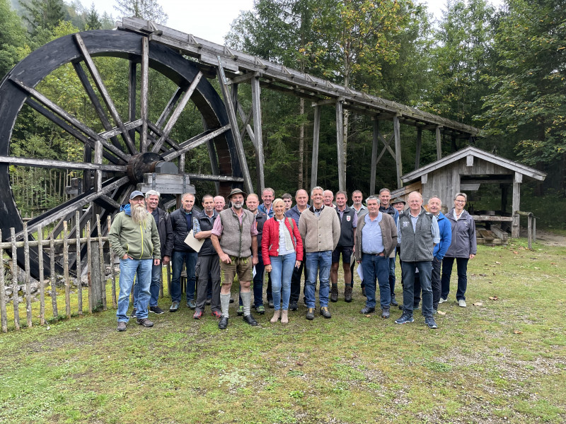 Die Teilnehmer der jüngsten Vorstands- und Obmännersitzung des Verbands der Forstberechtigten im Chiemgau e.V (©Landratsamt Traunstein)