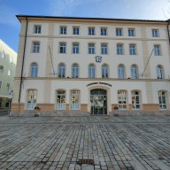 Im Forum Chiemgau am Stadtplatz befindet sich der Campus Chiemgau im dritten und vierten Geschoss © Landratsamt Traunstein