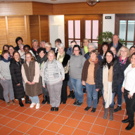 Mehr als 30 Ehrenamtliche nahmen an der Schulung des Pflegestützpunkts des Landkreises teil, der von Susanne Aicher (unten rechts) organisiert wurde.